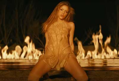 KAROL-G,-Shakira-- tragaito meaning in colombia -08